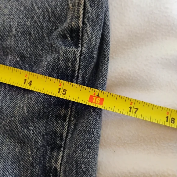 Stylish Distressed Blue Straight Leg Ripped Jeans for Women - Picture 12 of 14